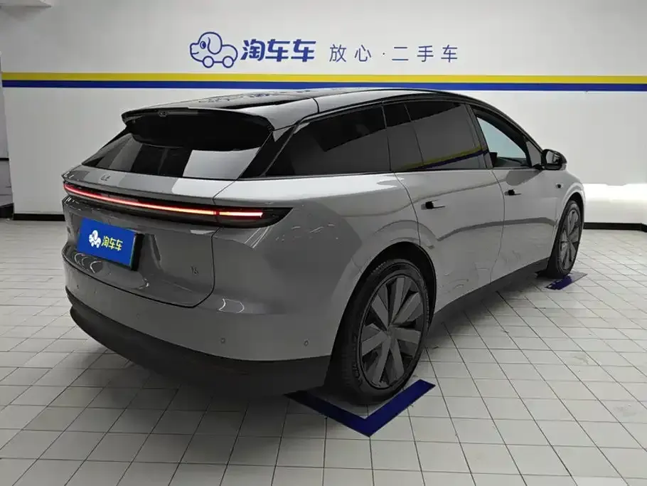 Li Li i6