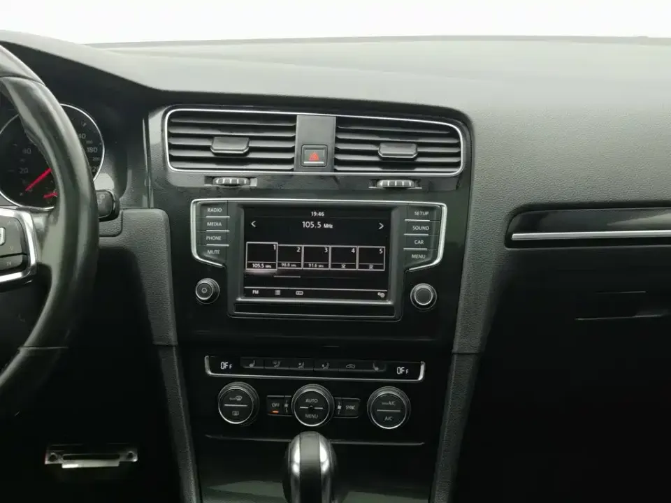 Volkswagen Golf GTI