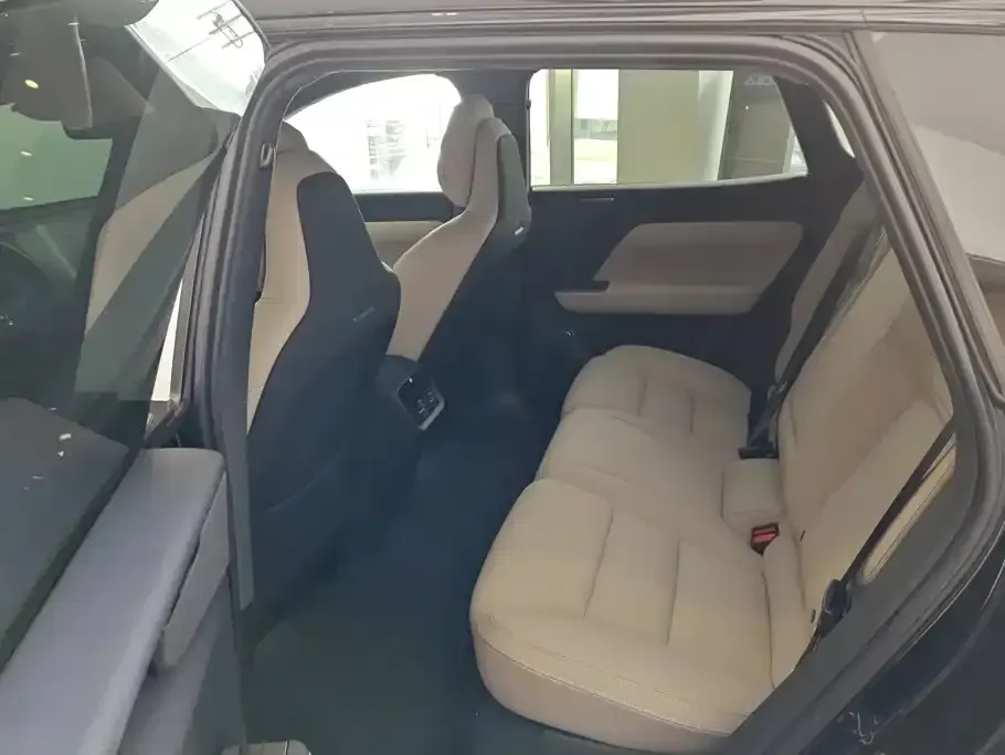 Volvo XC70 PHEV
