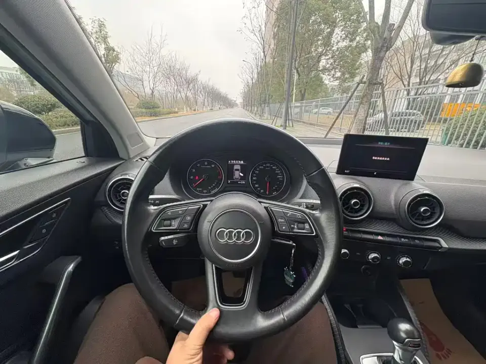 Audi Q2L