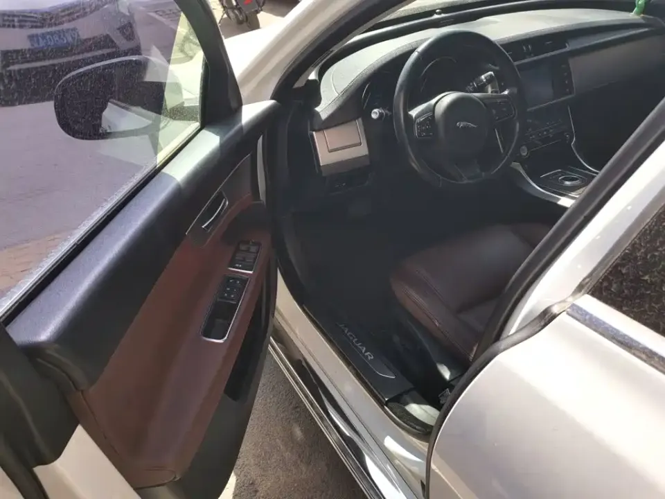 Jaguar XFL