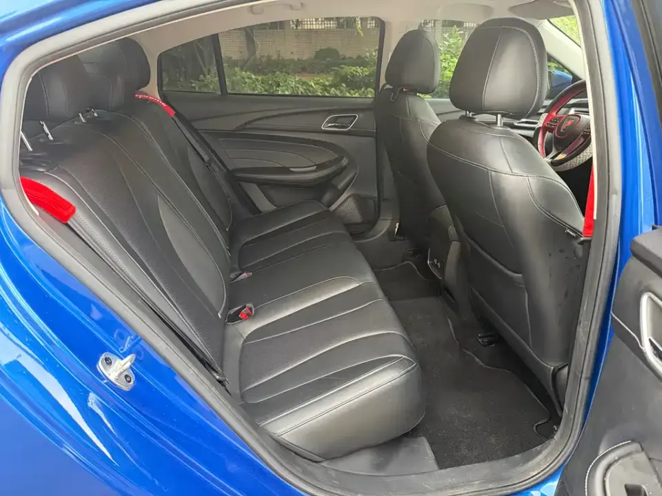 Roewe i5
