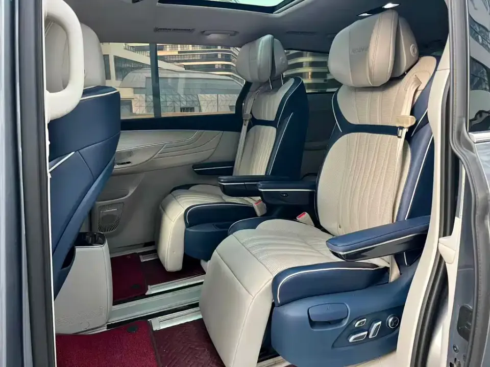 Roewe iMAX8