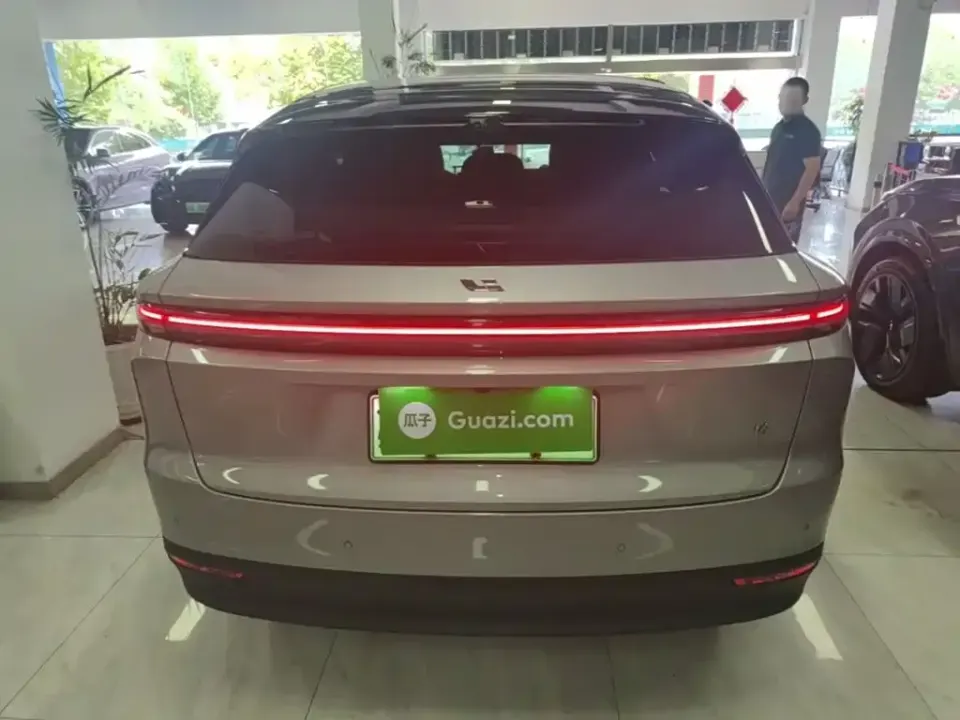 Li Li i6