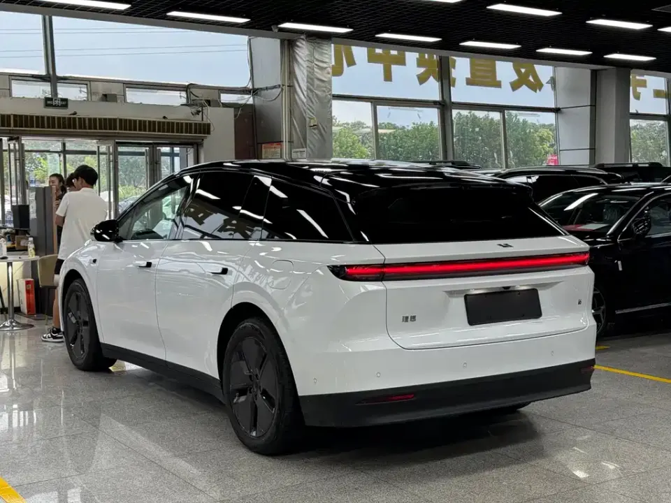 Li Li i6