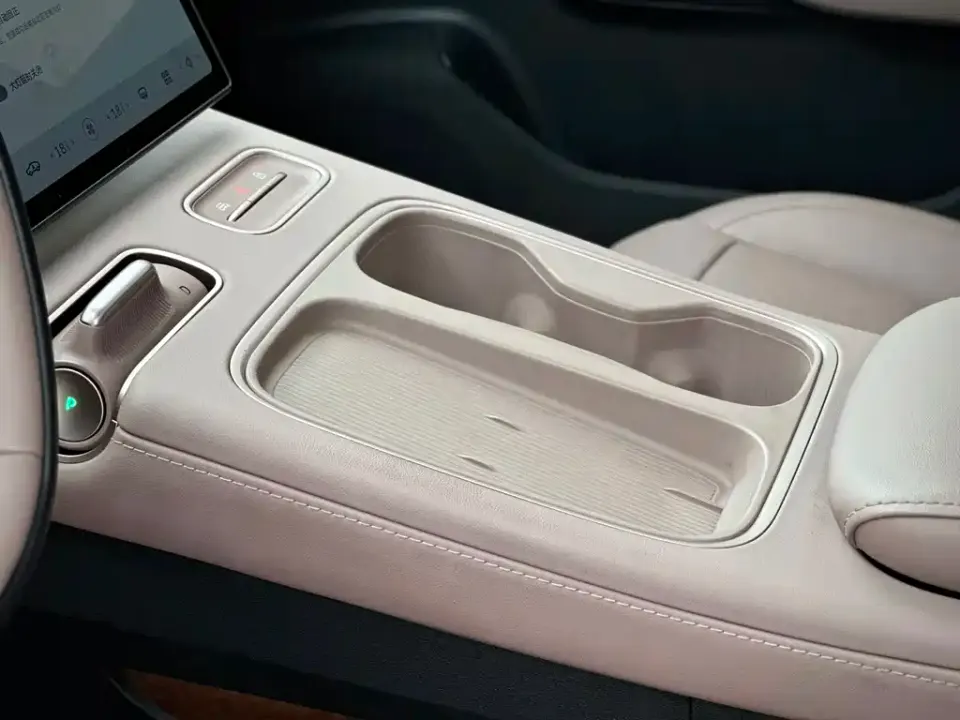 Nio EC6