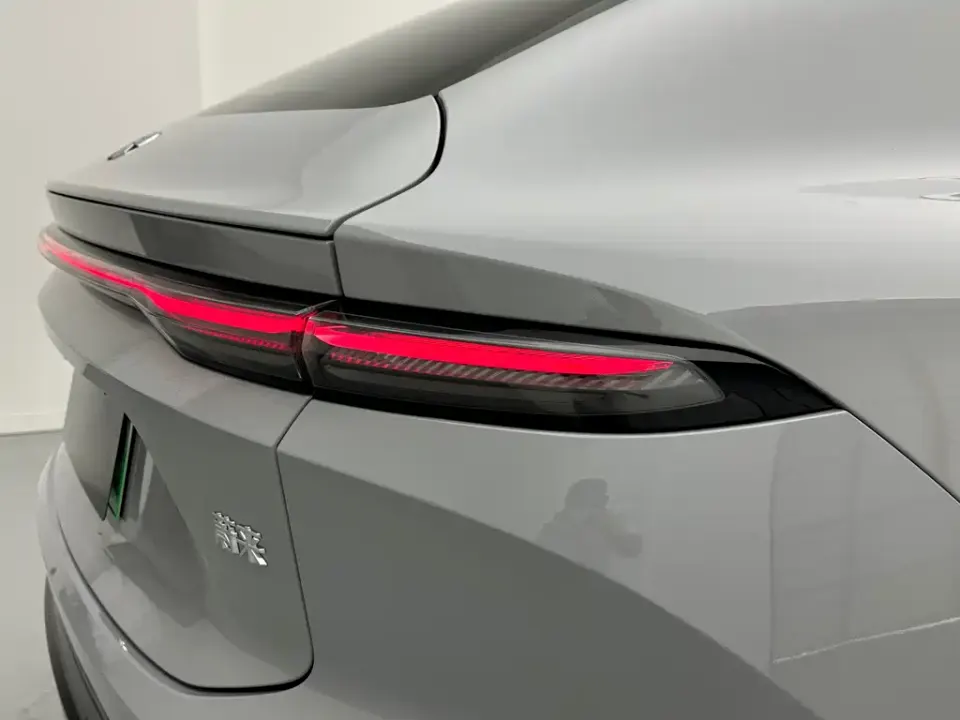 Nio EC6
