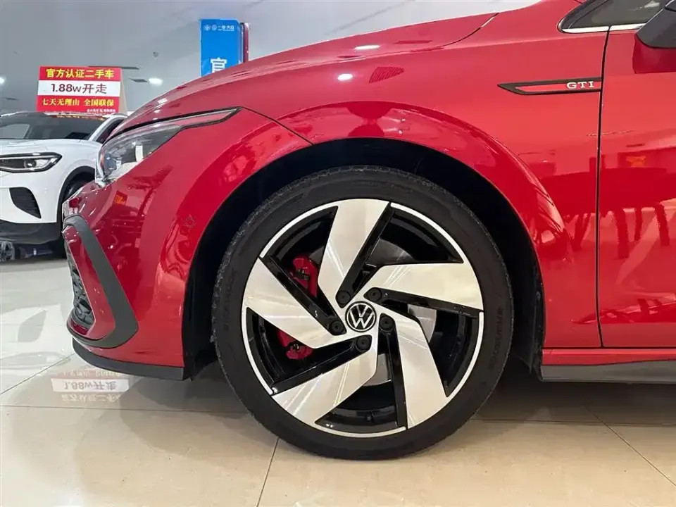 Volkswagen Golf GTI