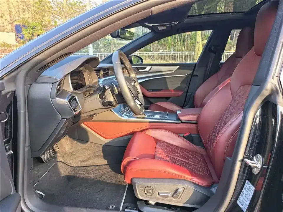 Audi A7L