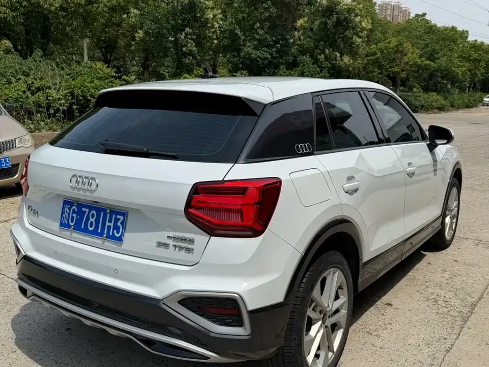 Audi Q2L