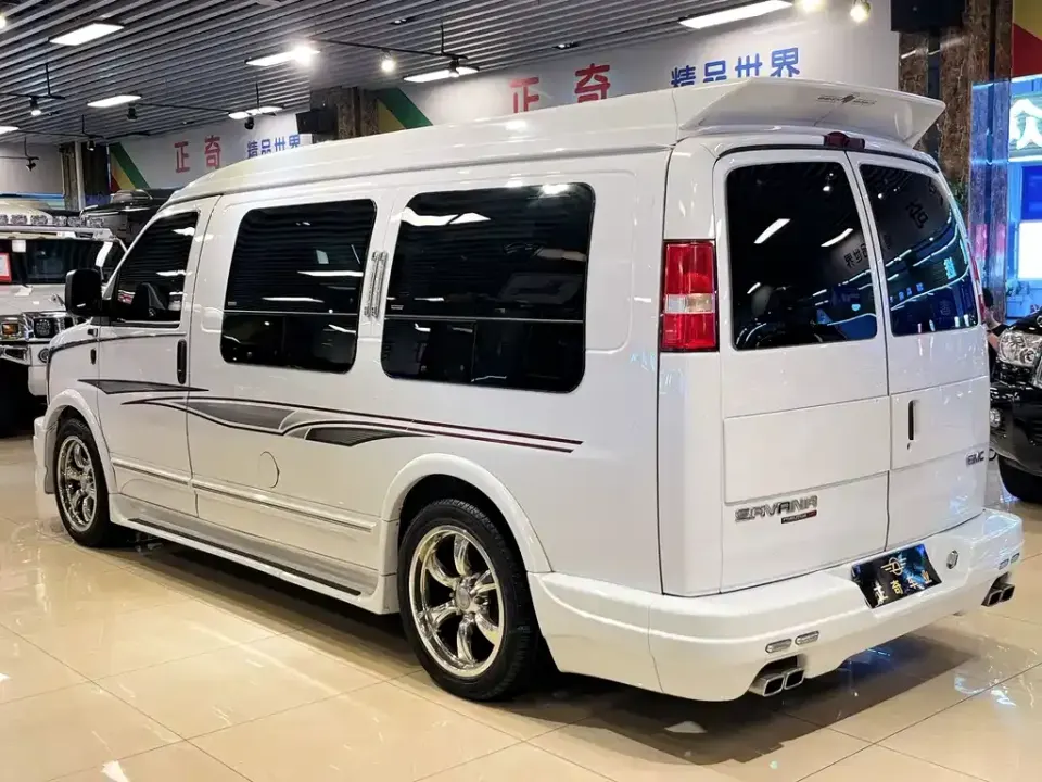 GMC Savana