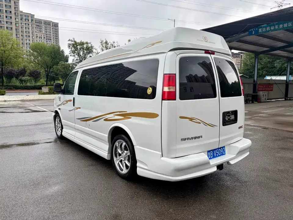 GMC Savana