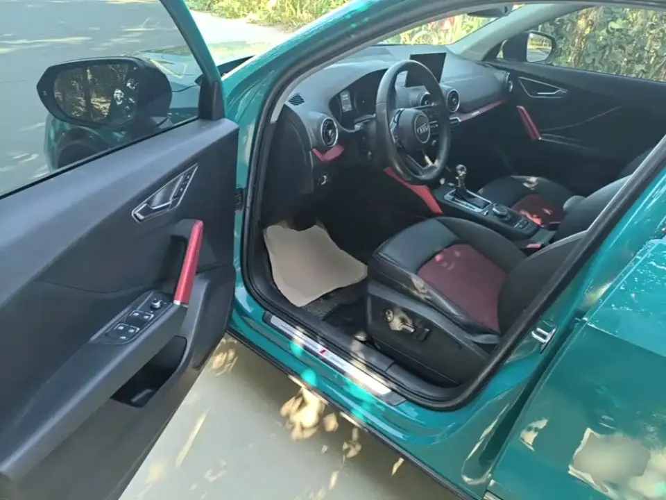Audi Q2L
