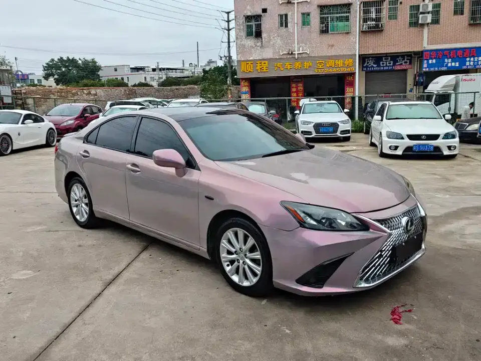 Lexus ES
