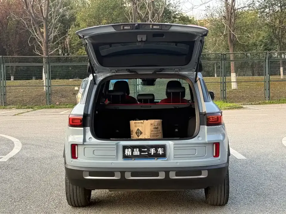 Geely ICON