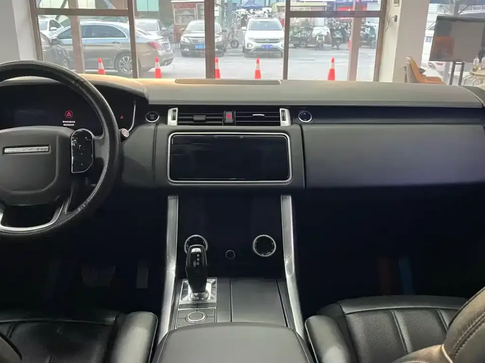 Land Rover Sport
