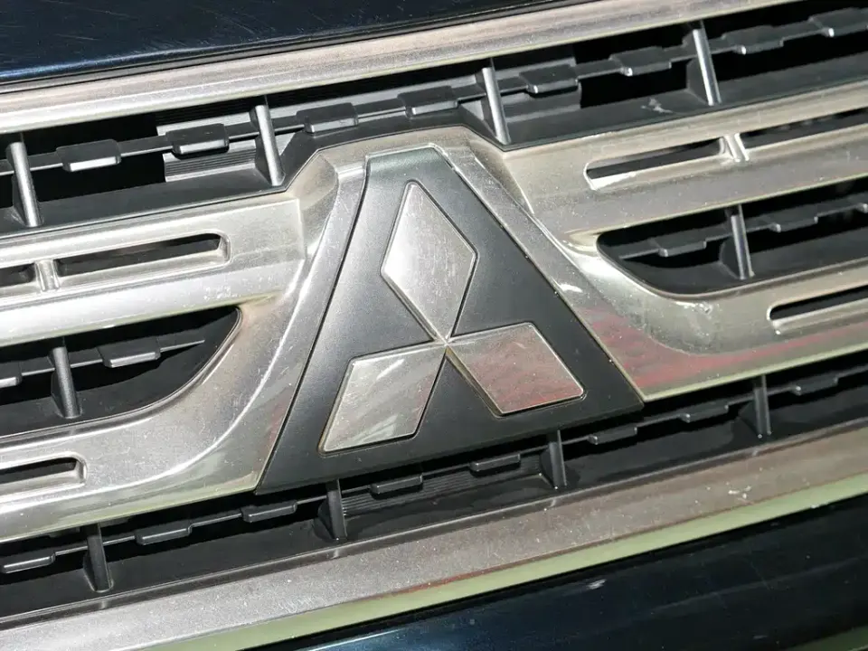Mitsubishi Pajero (Import)