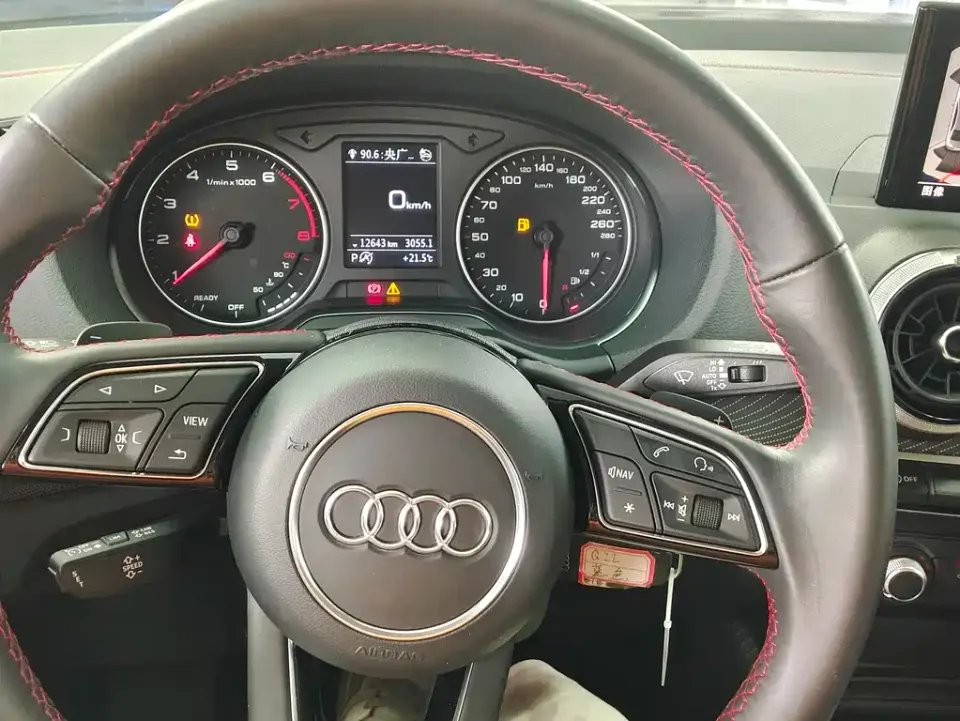 Audi Q2L