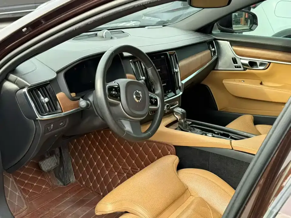 Volvo S90