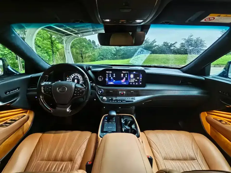Lexus LS