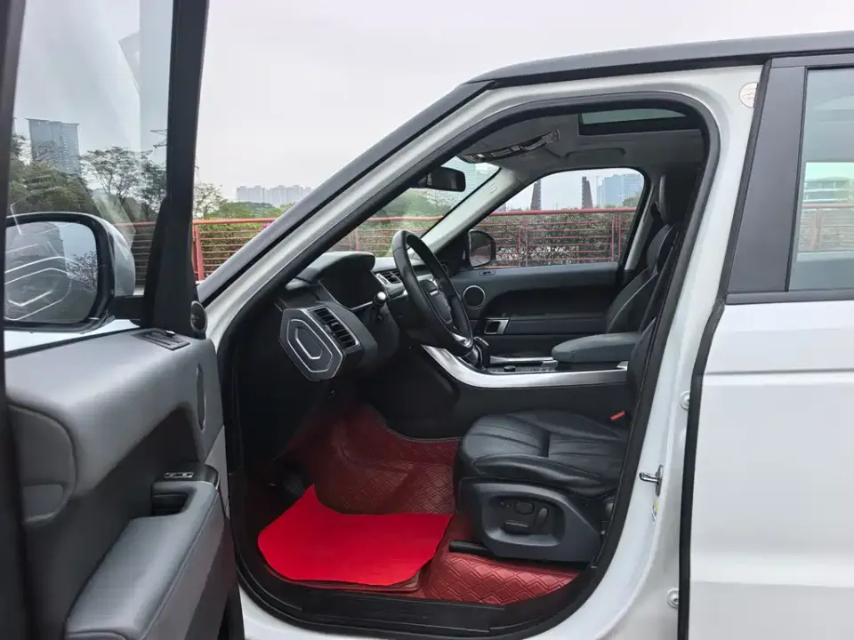 Land Rover Sport