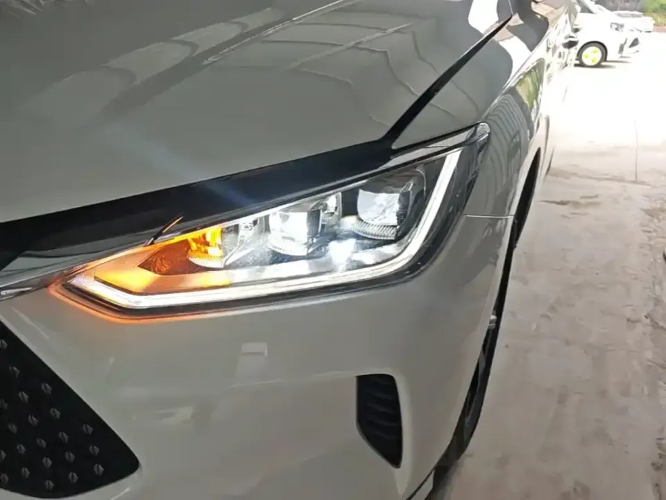 BYD e2
