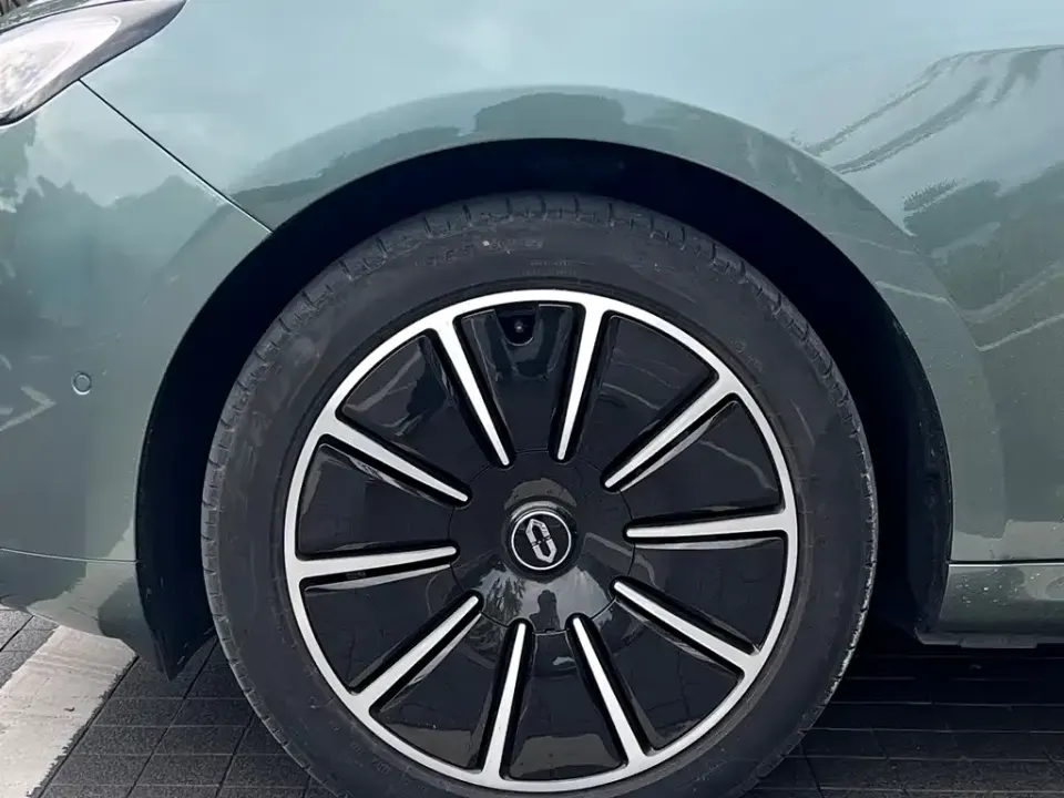AITO AITO M5