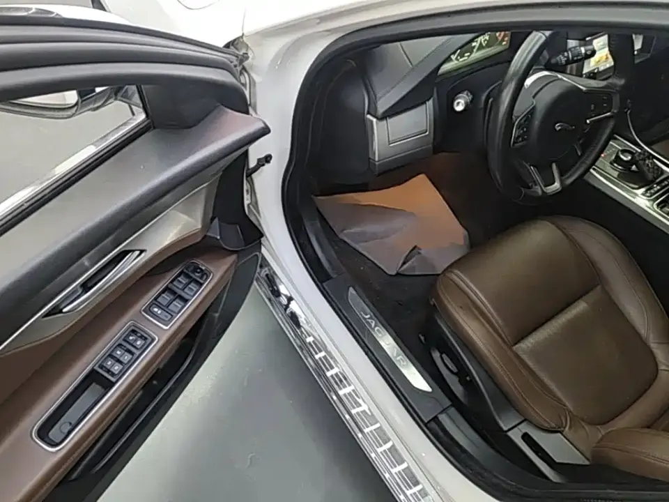 Jaguar XFL