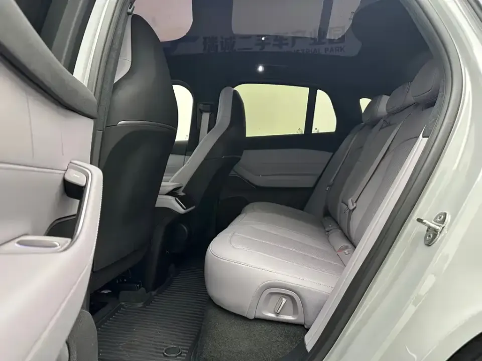 Nio EC6