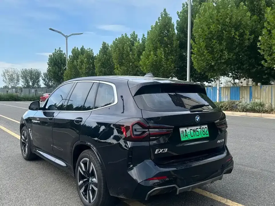 BMW iX3