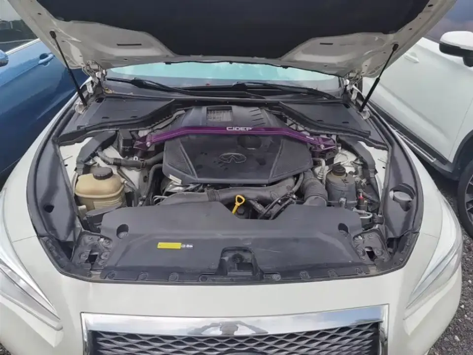 Infiniti Q50L