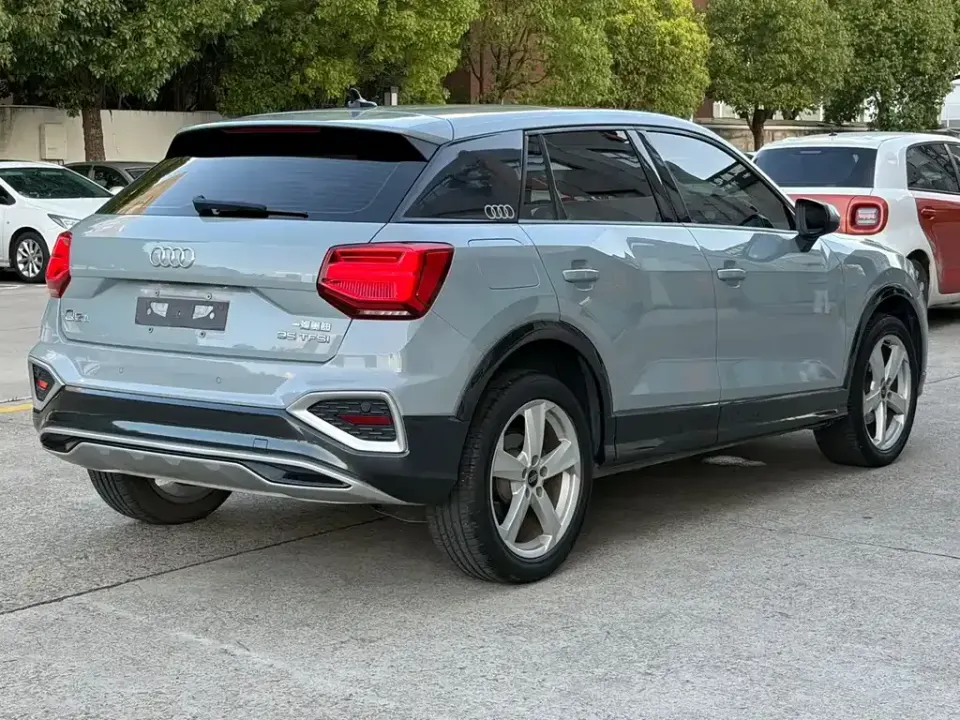 Audi Q2L
