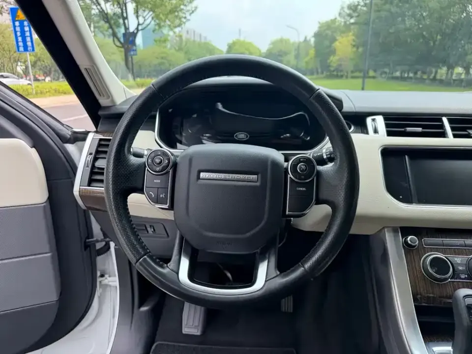 Land Rover Sport