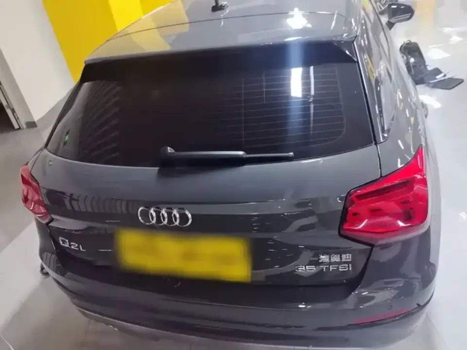 Audi Q2L