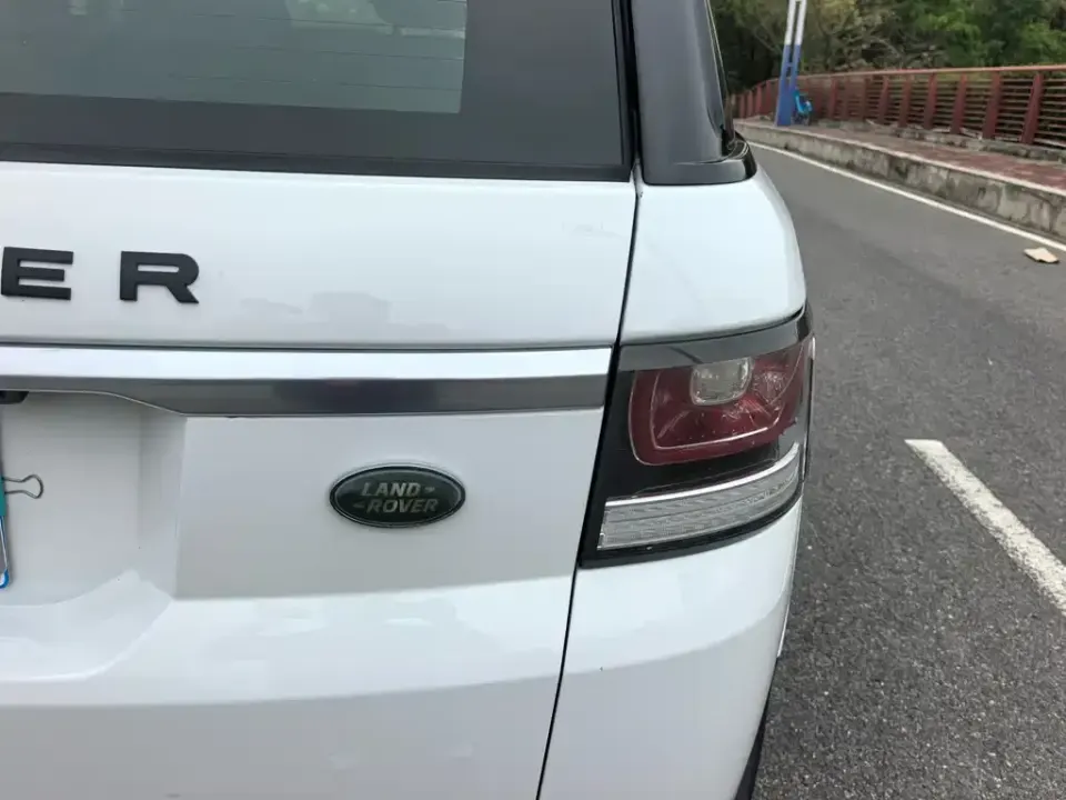 Land Rover Sport