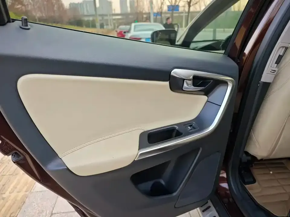Volvo XC60 (Import)