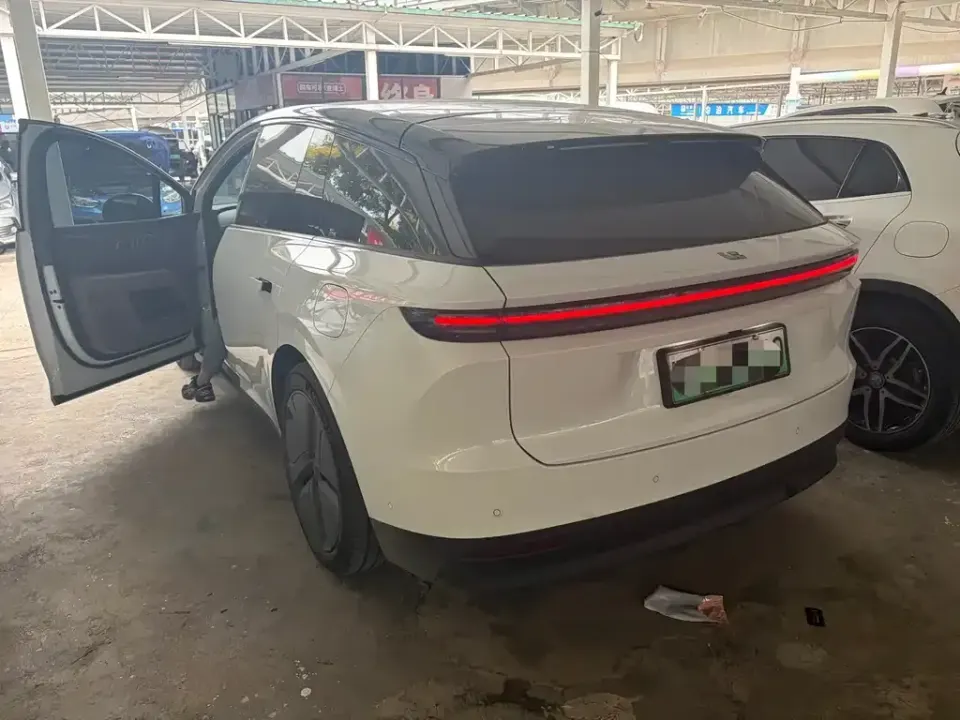 Li Li i6