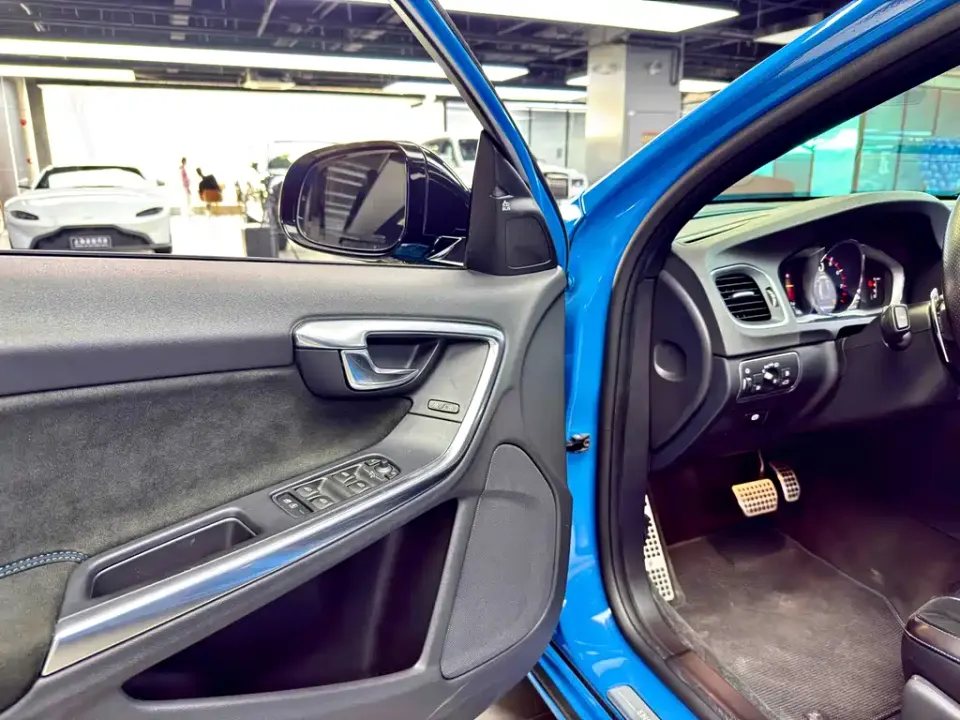 Volvo S60 (Import)