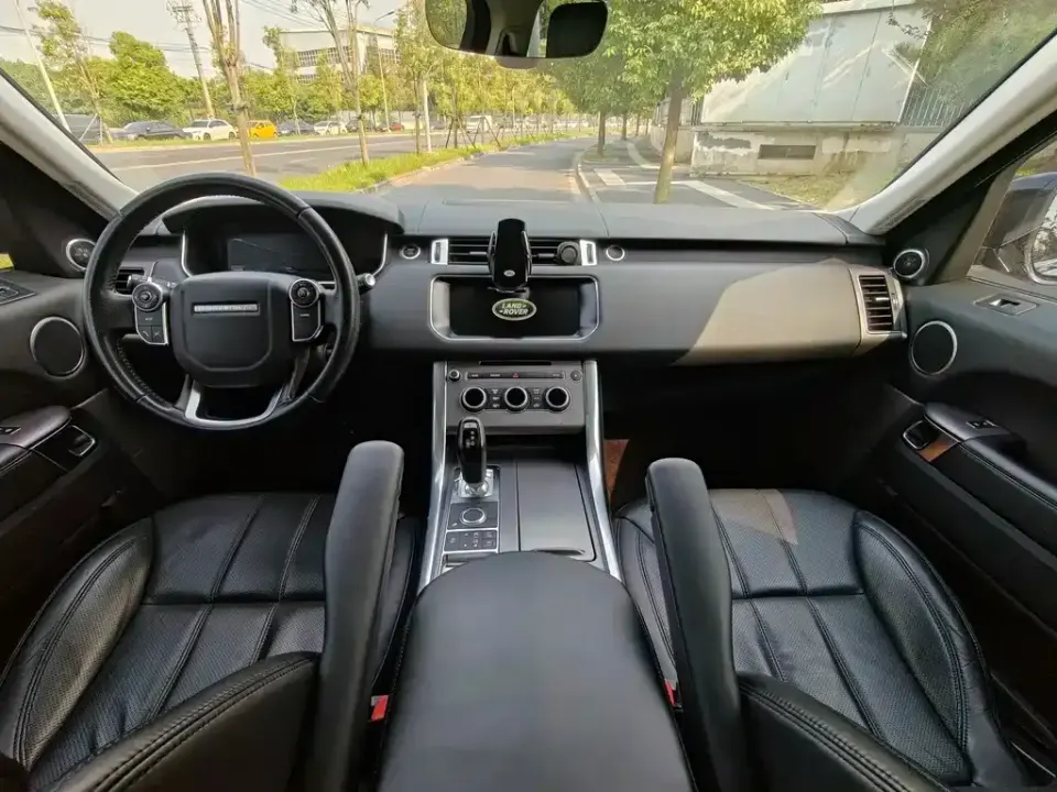 Land Rover Sport