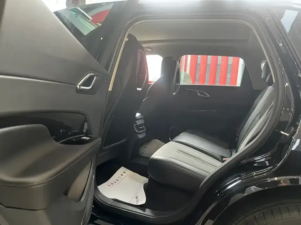 Hongqi Hongqi HS3