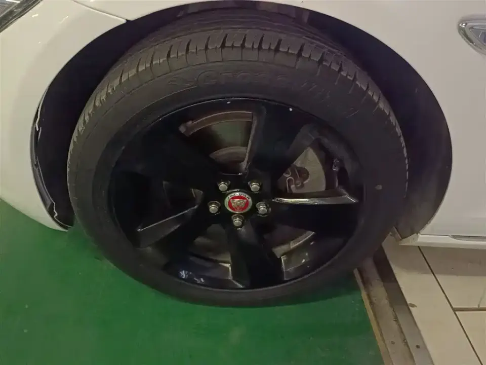 Jaguar XFL