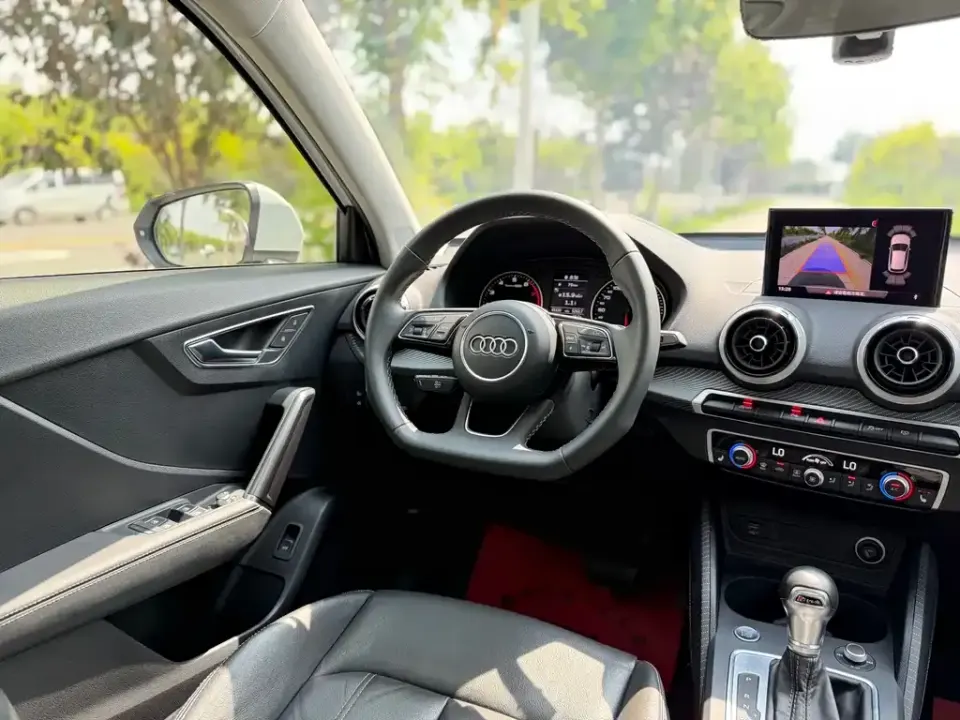Audi Q2L