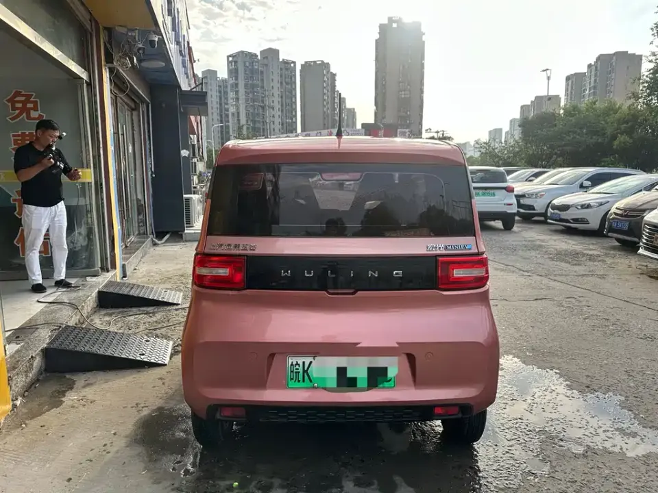 Wuling MINIEV