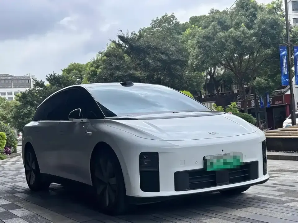Li Li i6