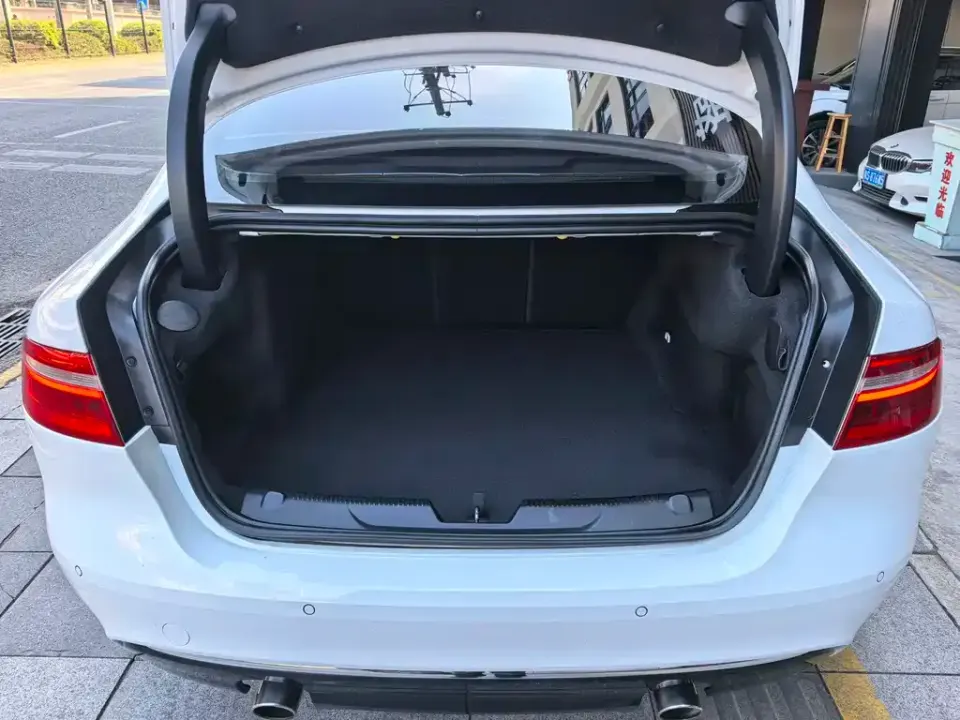 Jaguar XEL