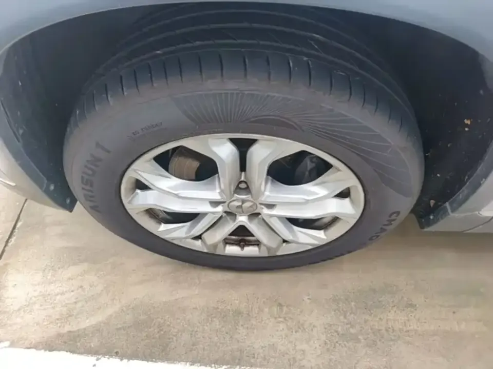Nio ES8