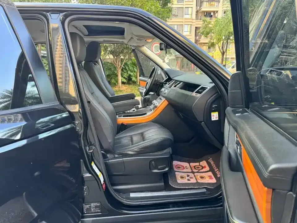 Land Rover Sport