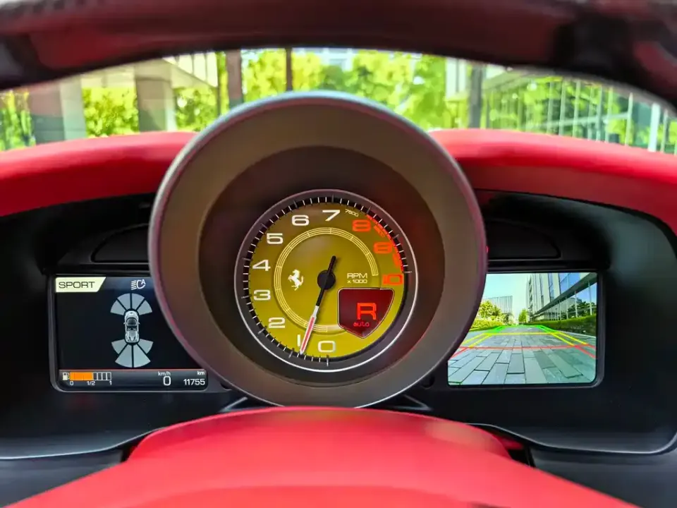 Ferrari F8