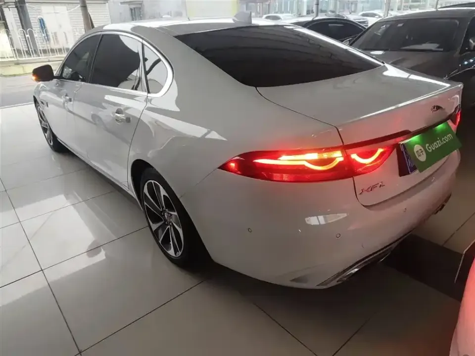 Jaguar XFL
