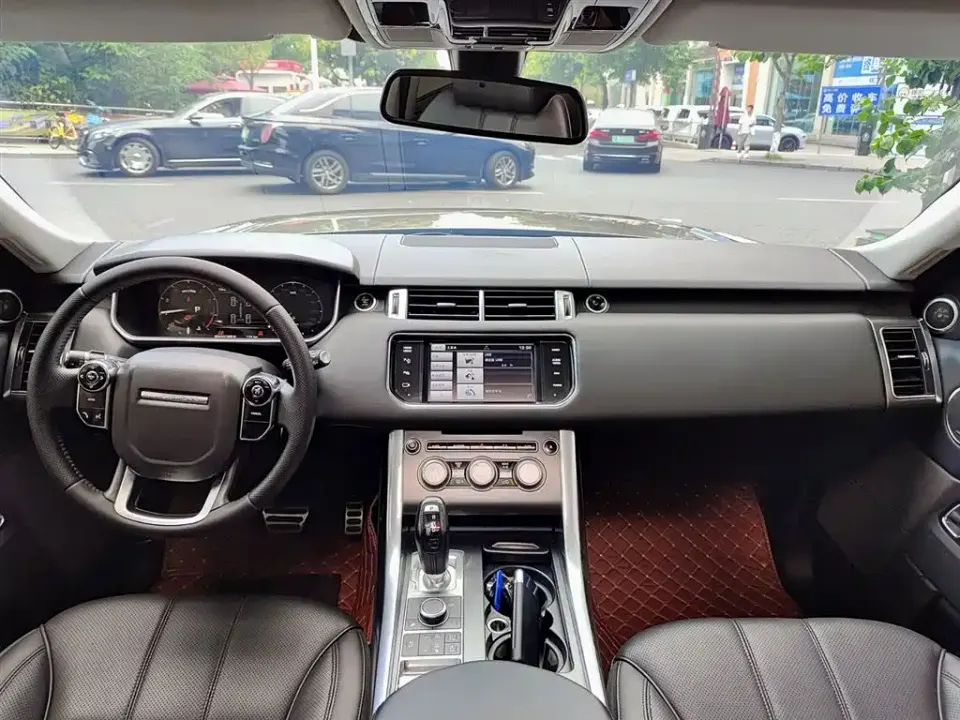 Land Rover Sport